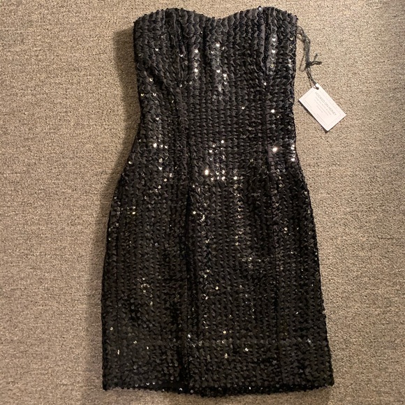 ✨ Strapless Sparkly Sequin Mini Dress | Party • Holiday • Date Night ✨ - Picture 6 of 12